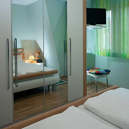 Unter Den Kolonnaden 12 Hotel *